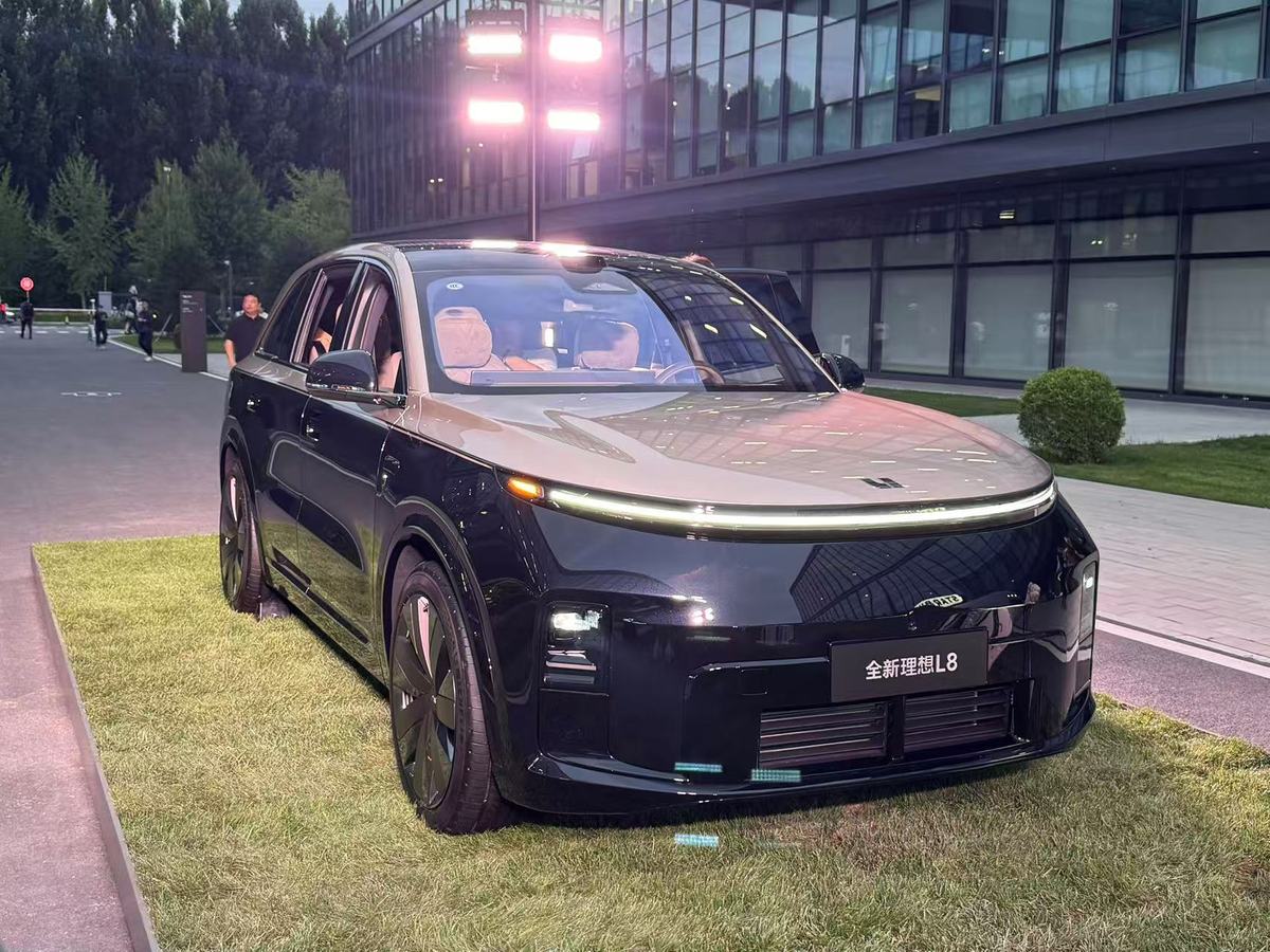全新 Li Auto L8 공식 출시, 아빠차가 성능과 핸들링에 도전하다-그림2