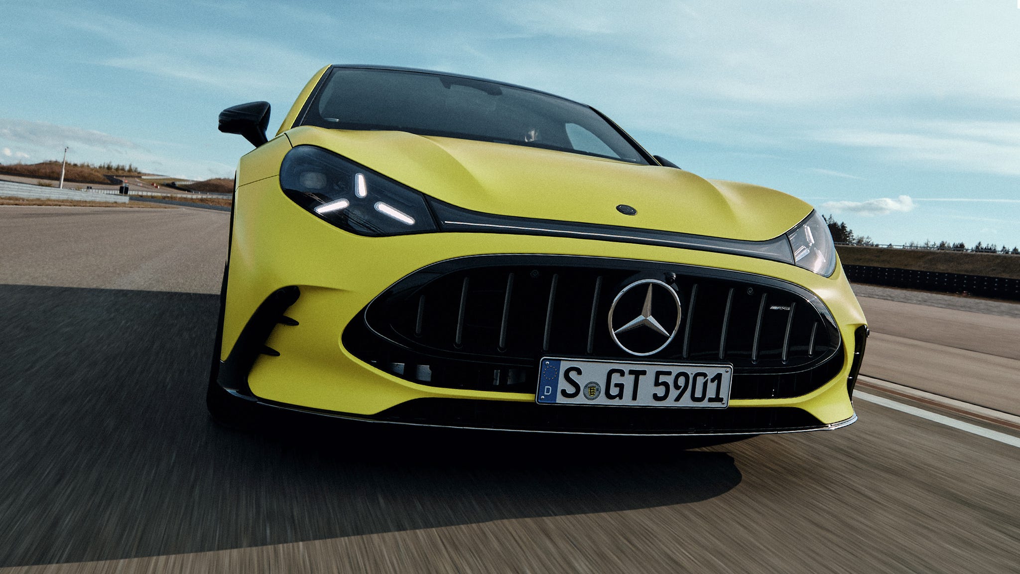 Das neue Mercedes-AMG GT 63 4-Türer Coupé, 2026.

Mercedes-AMG GT 63 4-Türer Coupé | Energieverbrauch kombiniert 21,0-17,9 kWh/100 km | CO2 Emissionen kombiniert 0 g/km | CO2-Klasse: A
//
The all-new Mercedes-AMG GT 63 4-Door Coupé, 2026.

Mercedes‑AMG GT 63 4-Door Coupé | combined energy consumption 21.0-17.9 kWh/100 km | combined CO2 emissions 0 g/km | CO2 class: A