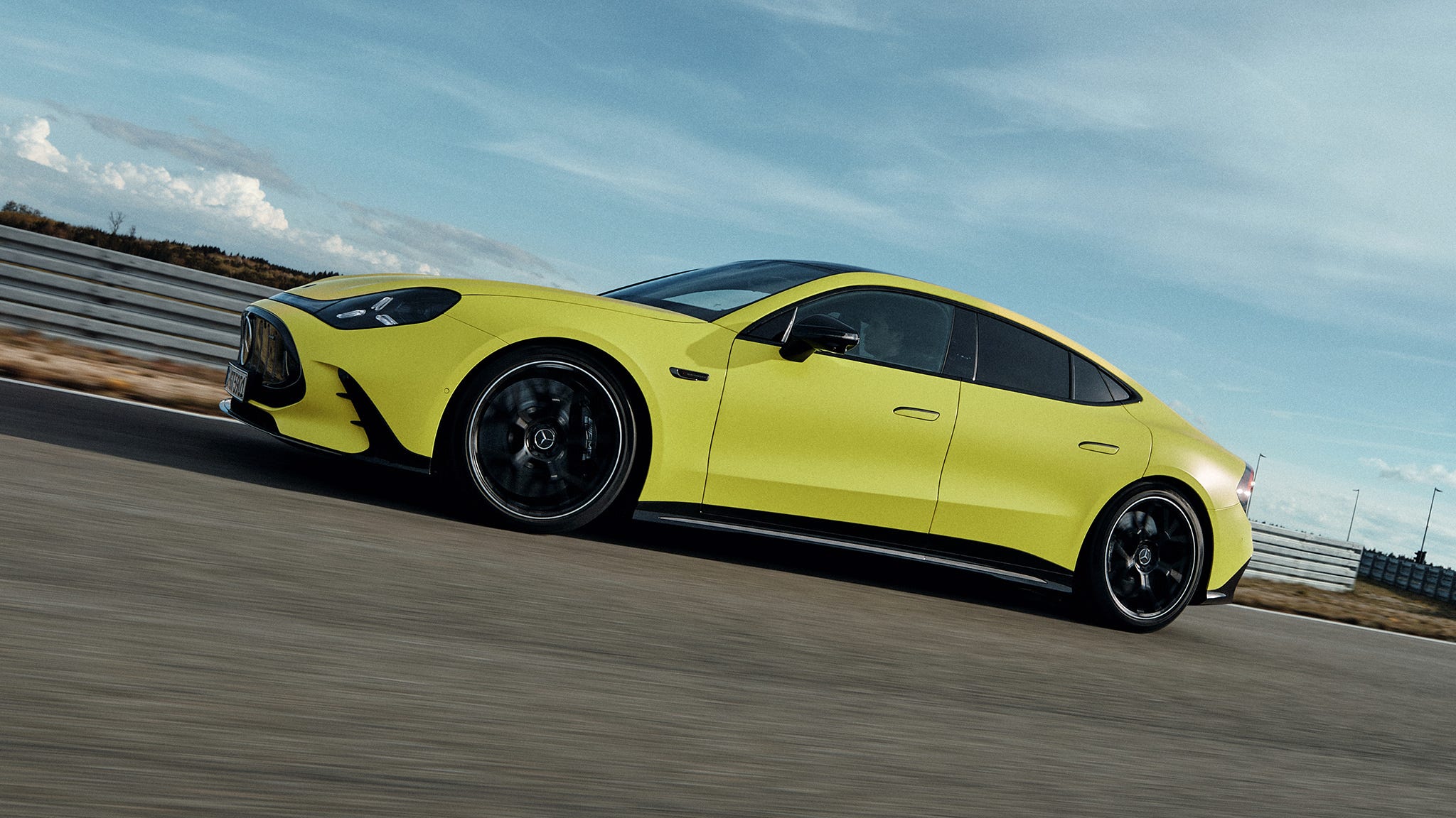 Das neue Mercedes-AMG GT 63 4-Türer Coupé, 2026. Mercedes-AMG GT 63 4-Türer Coupé | Energieverbrauch kombiniert 21,0-17,9 kWh/100 km | CO2 Emissionen kombiniert 0 g/km | CO2-Klasse: A // The all-new Mercedes-AMG GT 63 4-Door Coupé, 2026. Mercedes‑AMG GT 63 4-Door Coupé | combined energy consumption 21.0-17.9 kWh/100 km | combined CO2 emissions 0 g/km | CO2 class: A