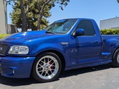 Ford F-150 SVT Lightning 및 Ram SRT-10: 한때 가장 빨랐던 트럭들의 현재 가치
