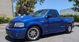 Ford F-150 SVT Lightning 및 Ram SRT-10: 한때 가장 빨랐던 트럭들의 현재 가치